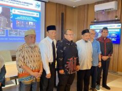 HBS: Jangan Lupa Jas Merah, Rawat Pula Jas Hijau Foto bersama Anggota DPRD Kota Depok, H. Bambang Sutopo bersama para Nara sumber dalam forum Aktual Berbangsa dan Bernegara