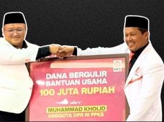 Sekjen PKS Muhammad Kholid Salurkan 2 Ton Beras dan 200 Juta Dana Bergulir Untuk Warga Depok dan Bekasi