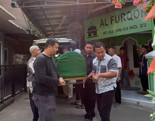 Heridianto PKS Depok Takziah ke Rumah Duka Kader Pelopor PKS Beji